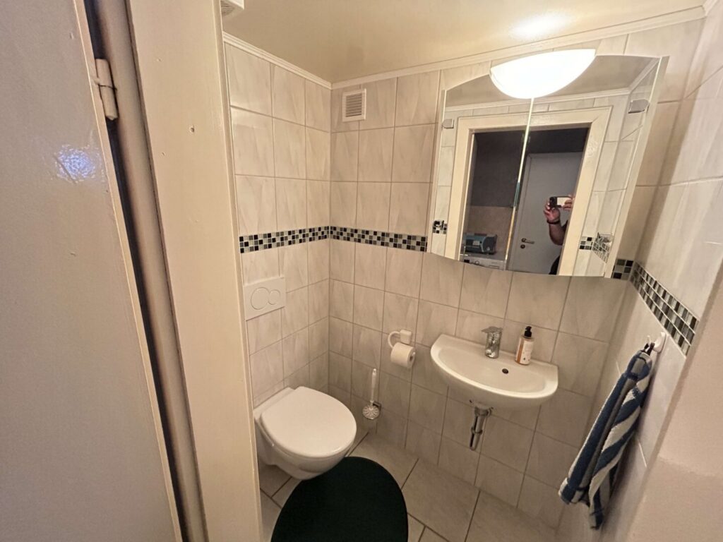 WC EG