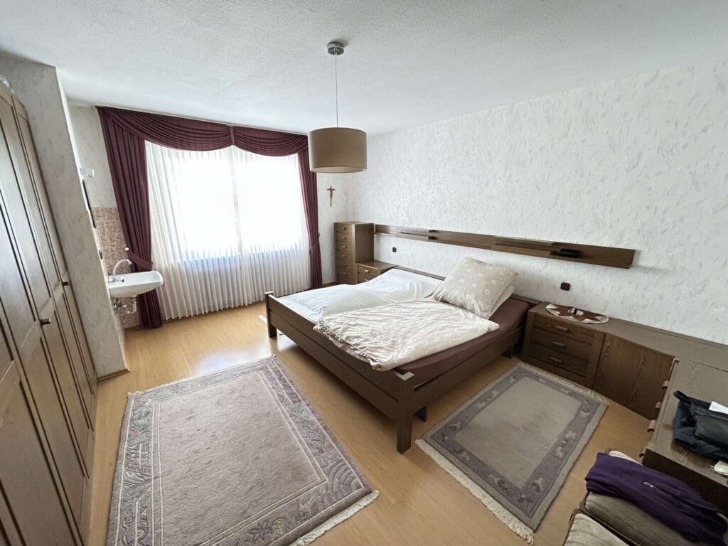 Schlafzimmer 2 OG