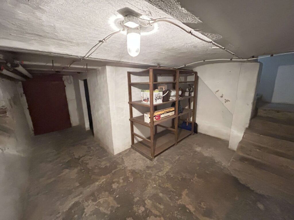 Keller