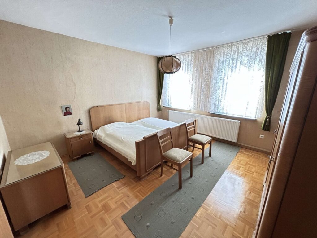 Schlafzimmer 1 OG