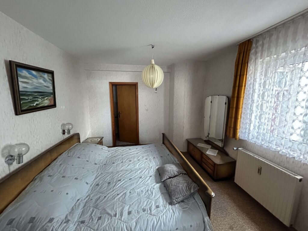 Schlafzimmer I EG