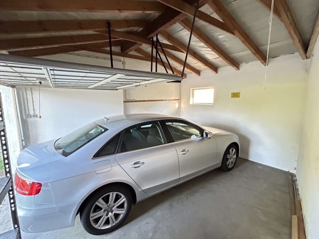 Garage 2